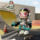 Mega Space Molly Vans 400% Figure