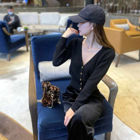 Essential Serie Knitted Black Sweater