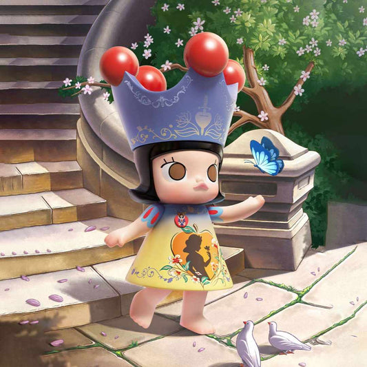 Mega Royal Molly Old Snow White 400% Figure